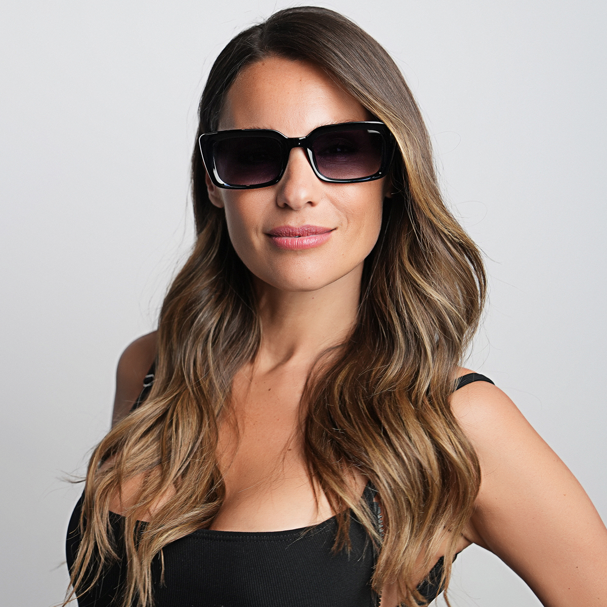 Anteojos De Sol Dresde Negro Brillo Lente Gris Degrade By Pampita
